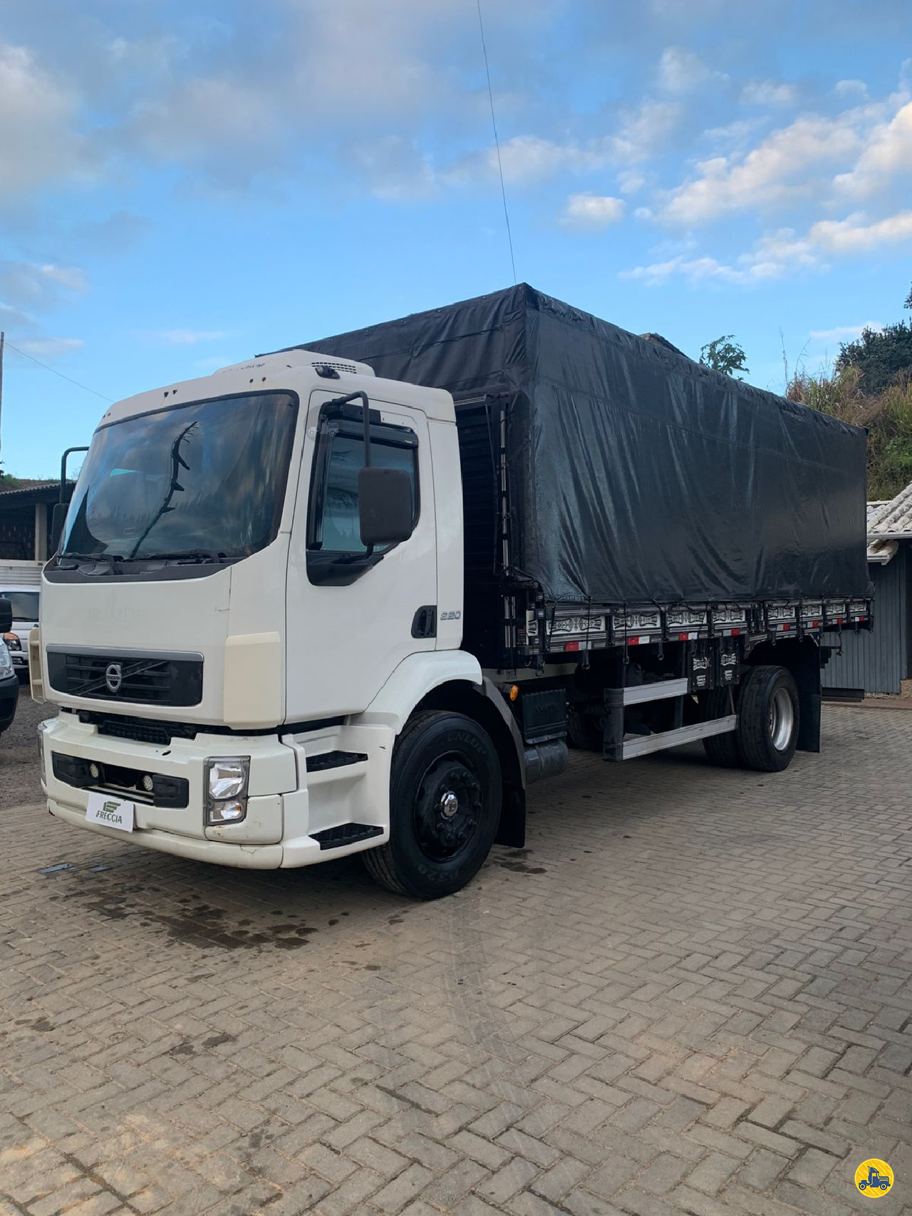 CAMINHAO VOLVO VOLVO VM 220 Grade Baixa Toco 4x2 Freccia Caminhões JAGUARUNA SANTA CATARINA SC